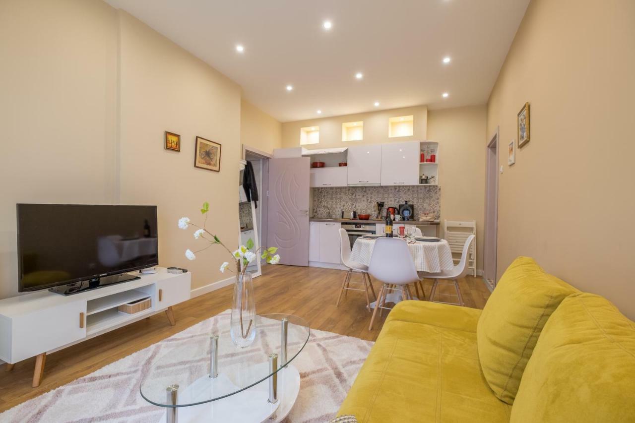 Modern 2 Bedroom Apartment Next To Vitosha Str. София Экстерьер фото