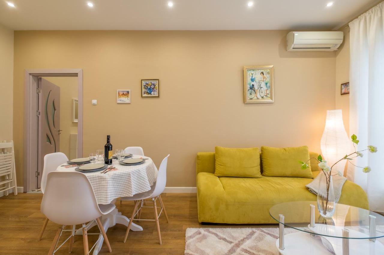 Modern 2 Bedroom Apartment Next To Vitosha Str. София Экстерьер фото